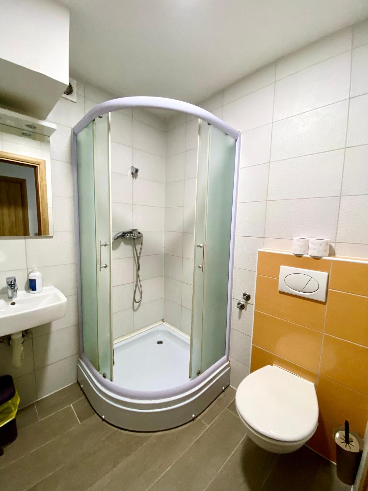 Irish Hotel Bihac Bagian luar foto